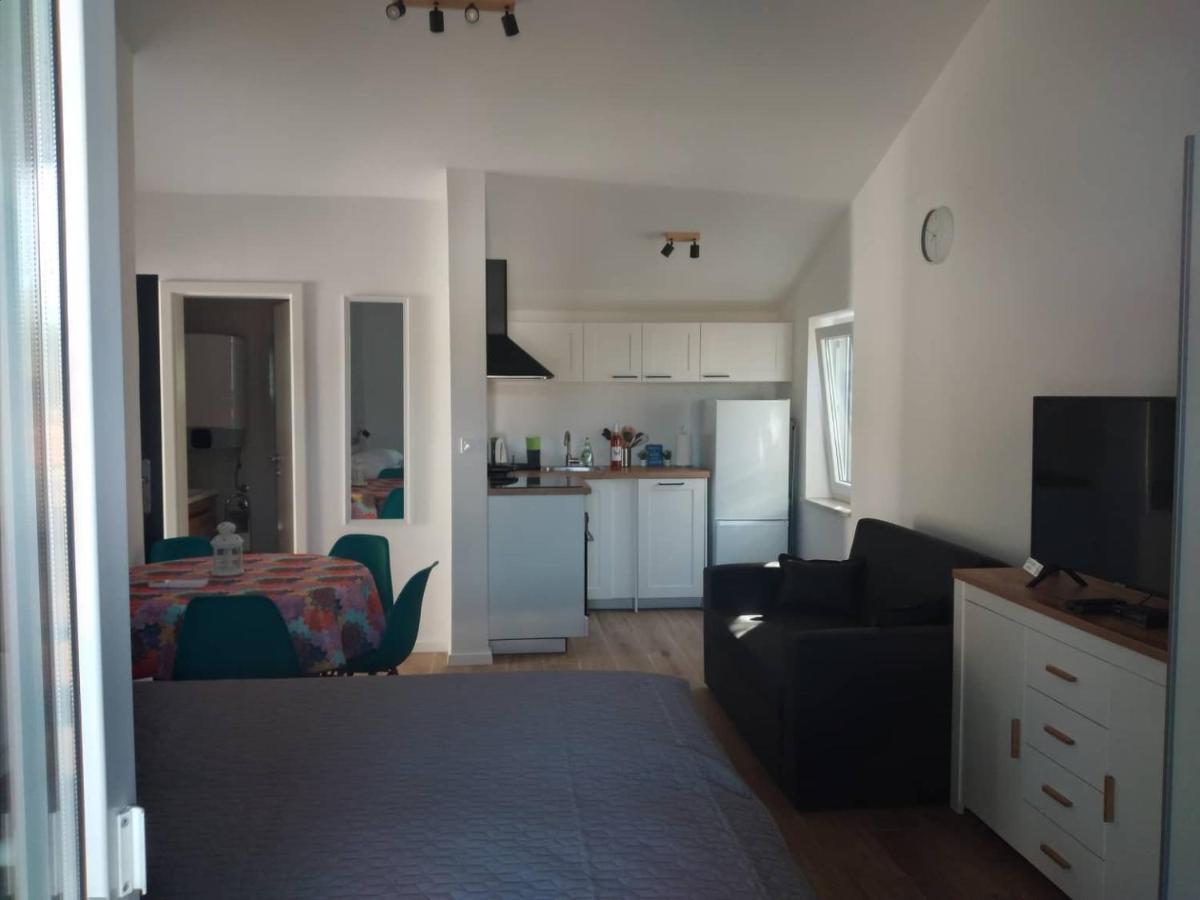 Apartmani Luni Premantura Dış mekan fotoğraf
