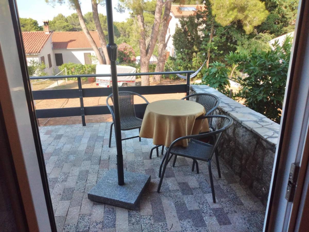 Apartmani Luni Premantura Dış mekan fotoğraf