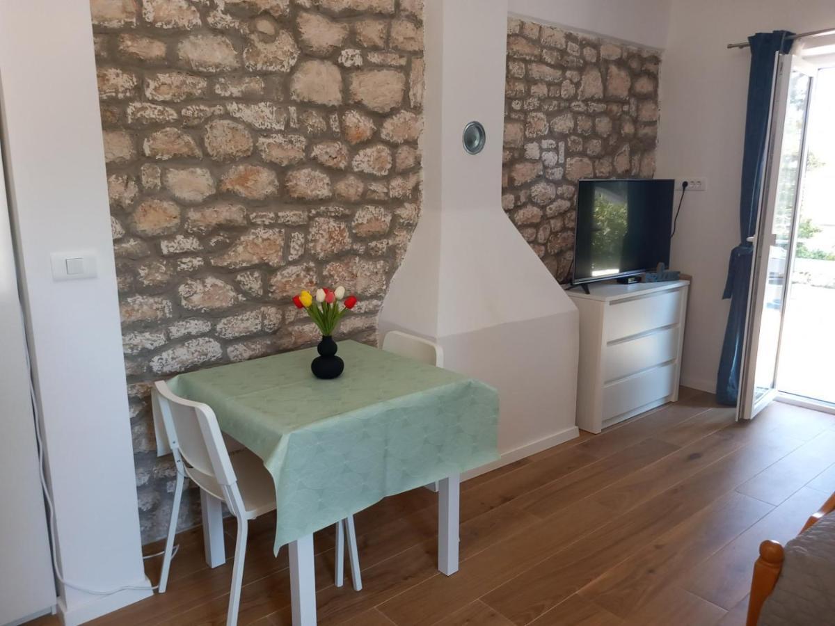 Apartmani Luni Premantura Dış mekan fotoğraf